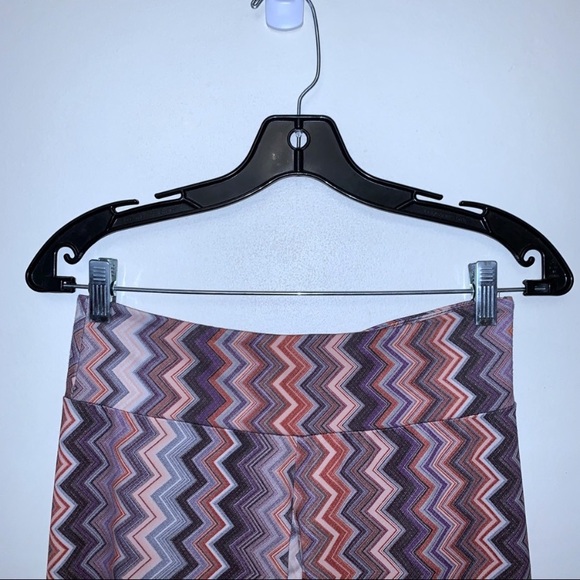 EUC Onzie Chevron Print Full Length Workout Leggings - Picture 4 of 8